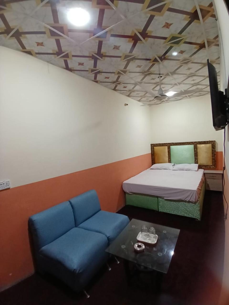 New Pak Royal Hotel Lahore Exteriér fotografie